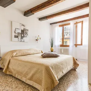  Apartment Accademia Charm By Wonderful Italy